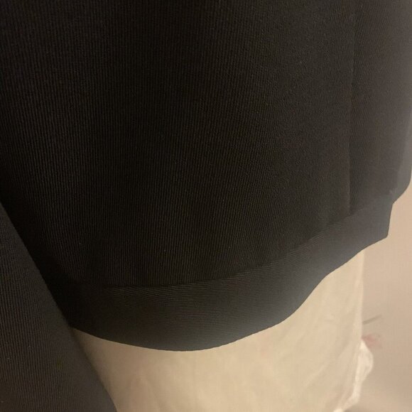 Larry Levine. Size 8. Lined Long Sleeve Button Up Jacket. Knit. AL - Picture 4 of 7